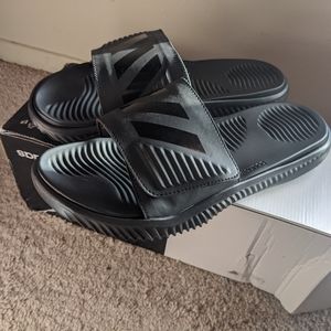 NWB ADIDAS Alphabounce Men's Slides
